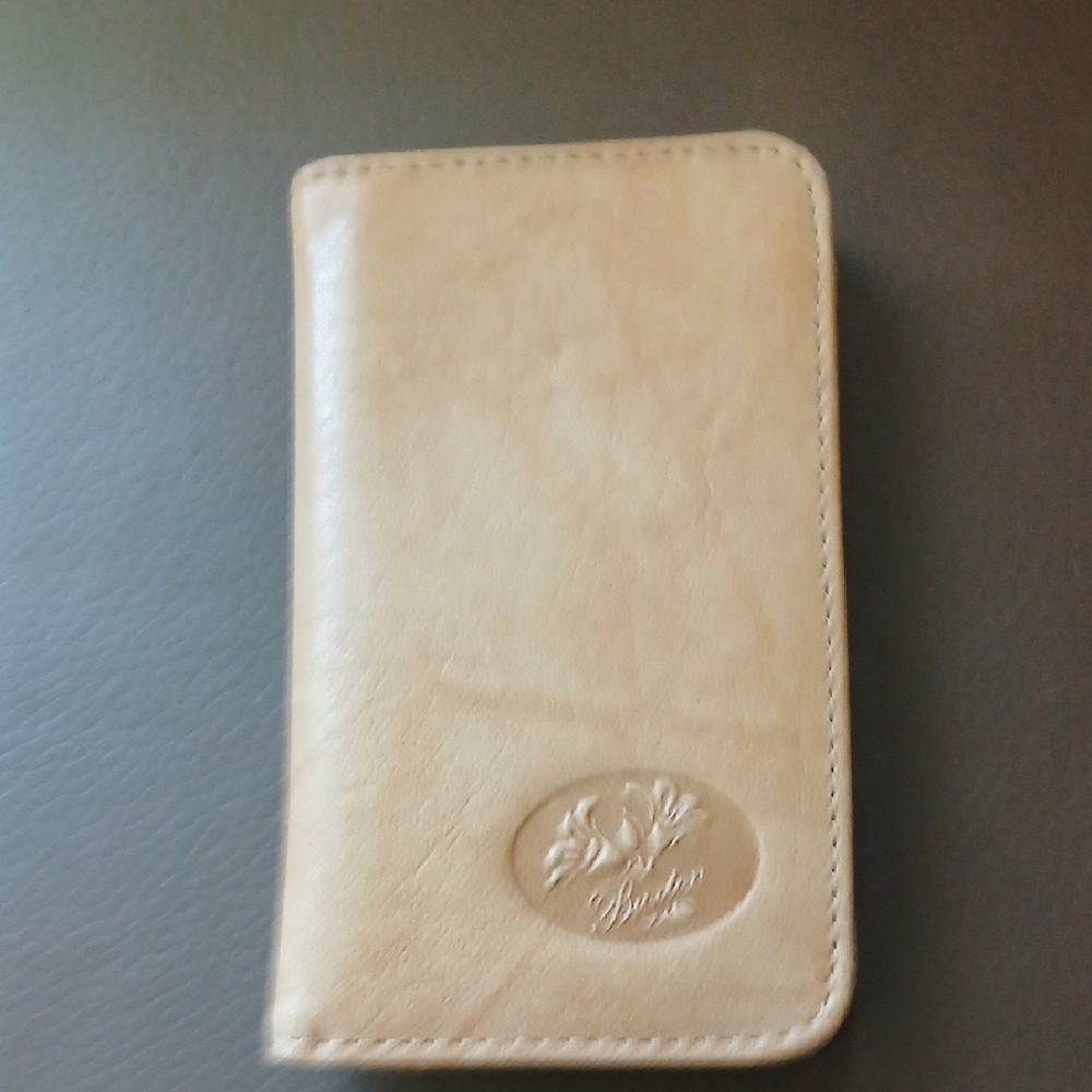 Buxton Cream Leather Card wallet new no tag